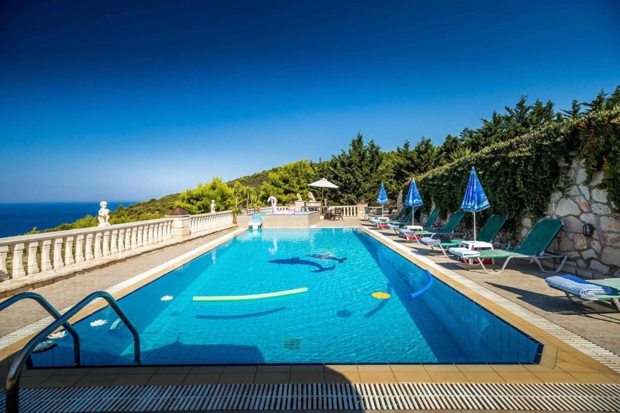 Keri Me Away - Argo'S Summer Poolside Retreats Villa Ngoại thất bức ảnh