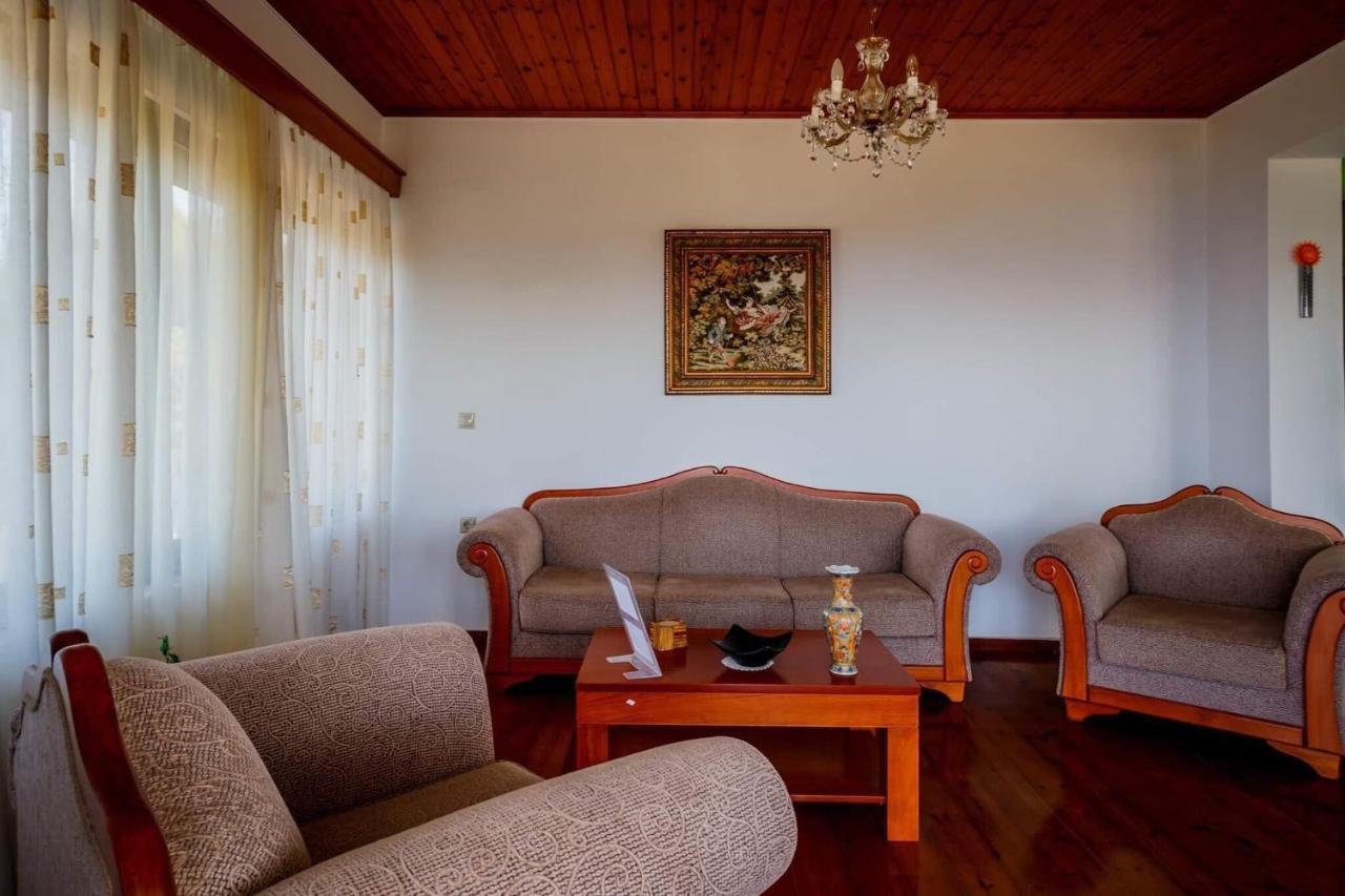 Keri Me Away - Argo'S Summer Poolside Retreats Villa Ngoại thất bức ảnh