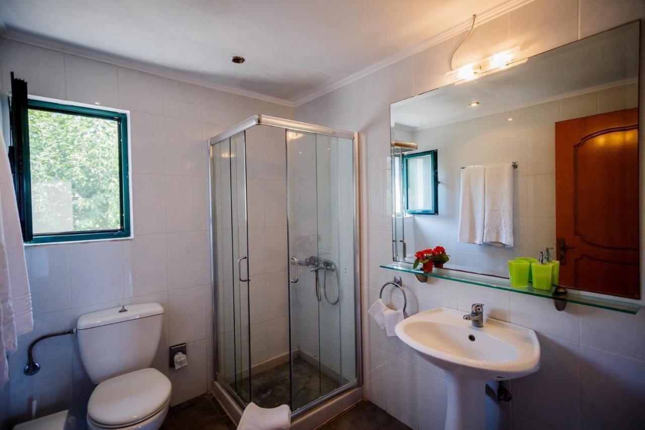 Keri Me Away - Argo'S Summer Poolside Retreats Villa Ngoại thất bức ảnh