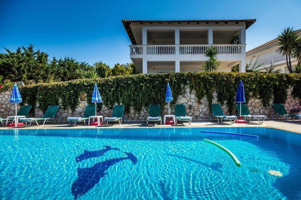 Keri Me Away - Argo'S Summer Poolside Retreats Villa Ngoại thất bức ảnh